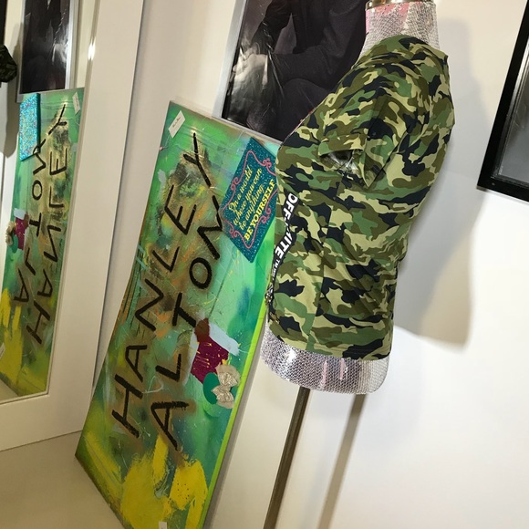 LAST CHANCE SALE⚡️SUPER CUTE CAMO HEART SHIRT (NWT) - Picture 4 of 7